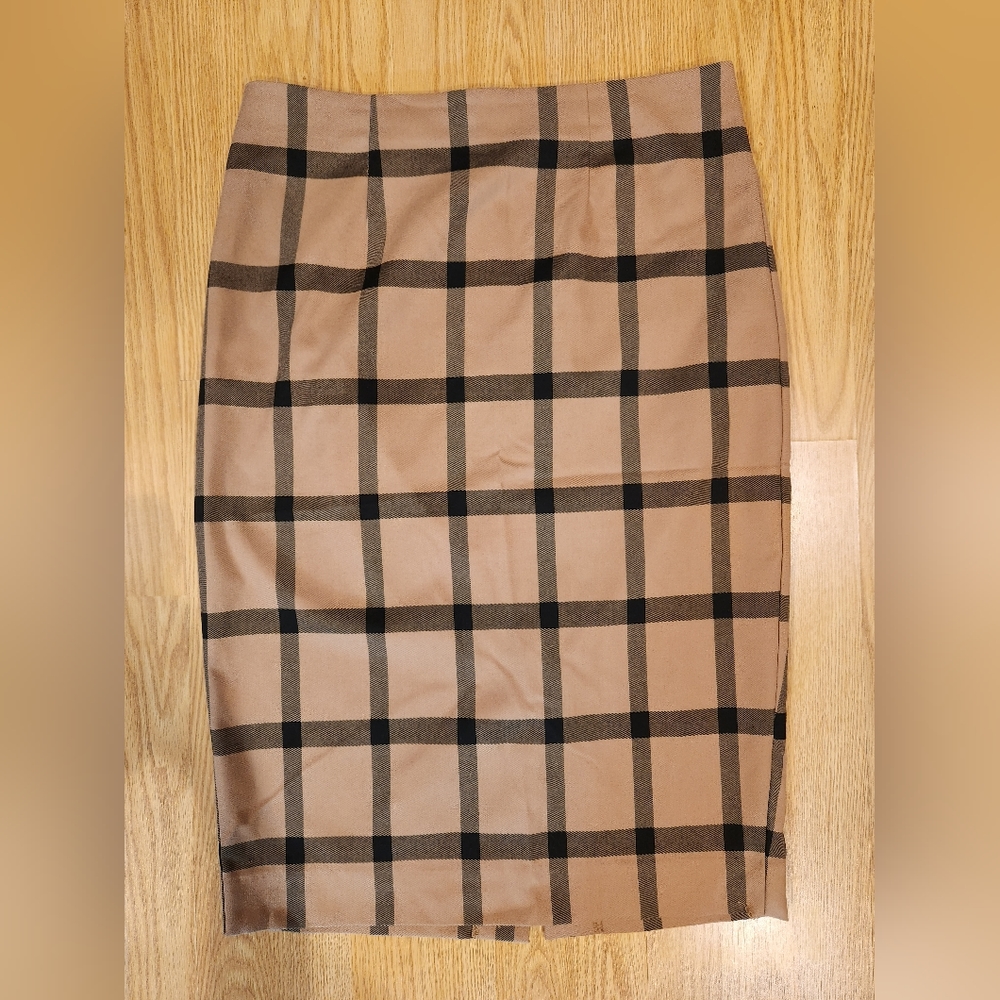New York & Company Plaid Tan and Black Pencil Midi Skirt size 8
